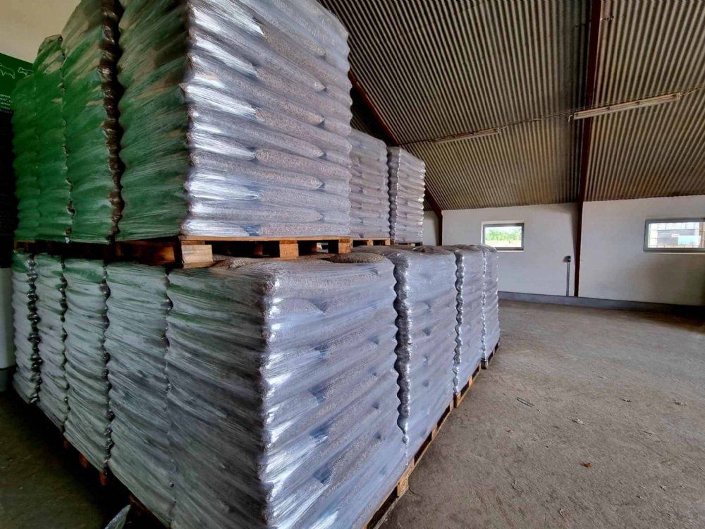 salg af 7 stk. SDA Træpiller 6 mm. à 896 kg.